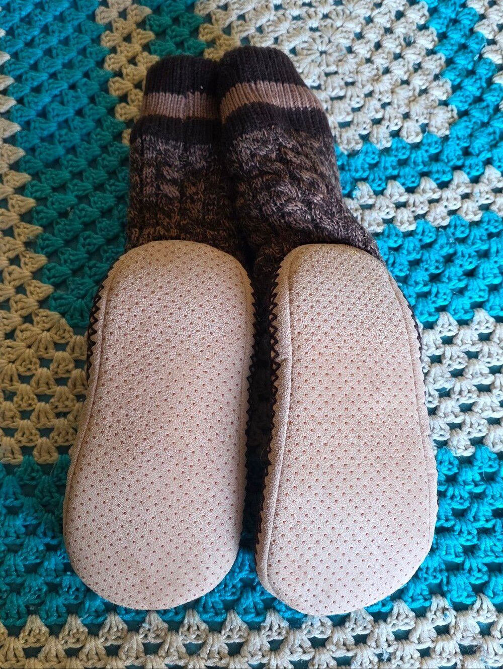 NWT CosyOne Knit Slipper Socks in Brown and Tan With Grippy Bottom - Picture 5 of 6